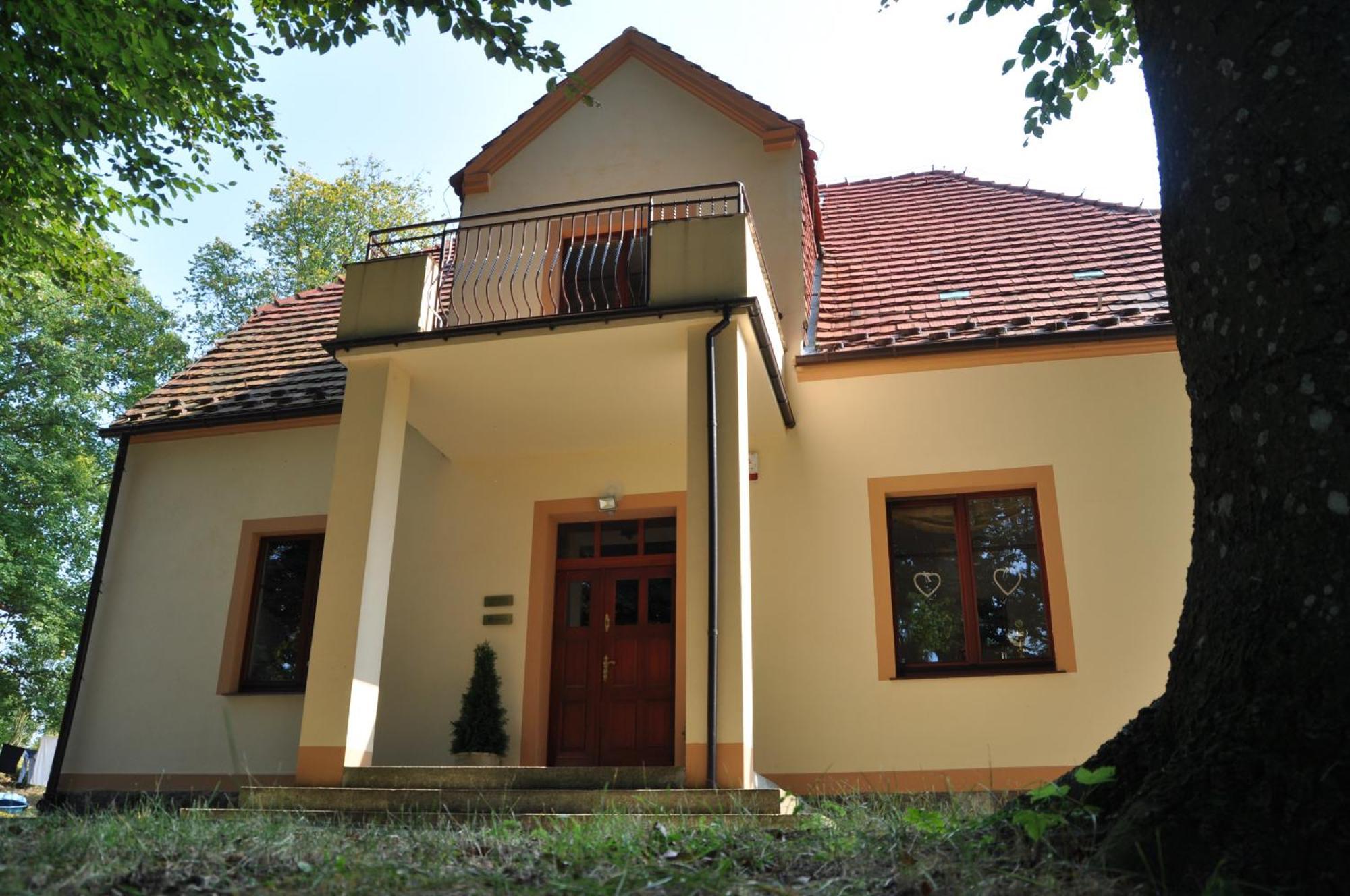 Dworek Bogdanka Trzebin Exterior foto